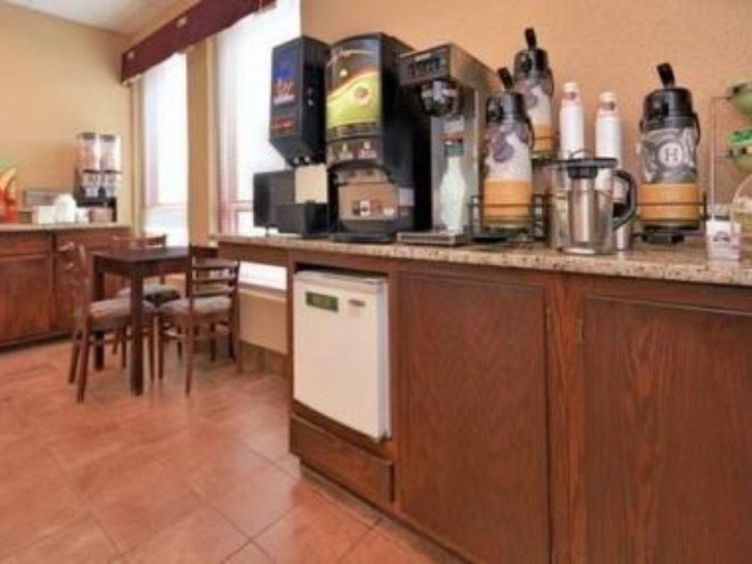 Econo Lodge Inn & Suites Wisconsin Dells Buitenkant foto