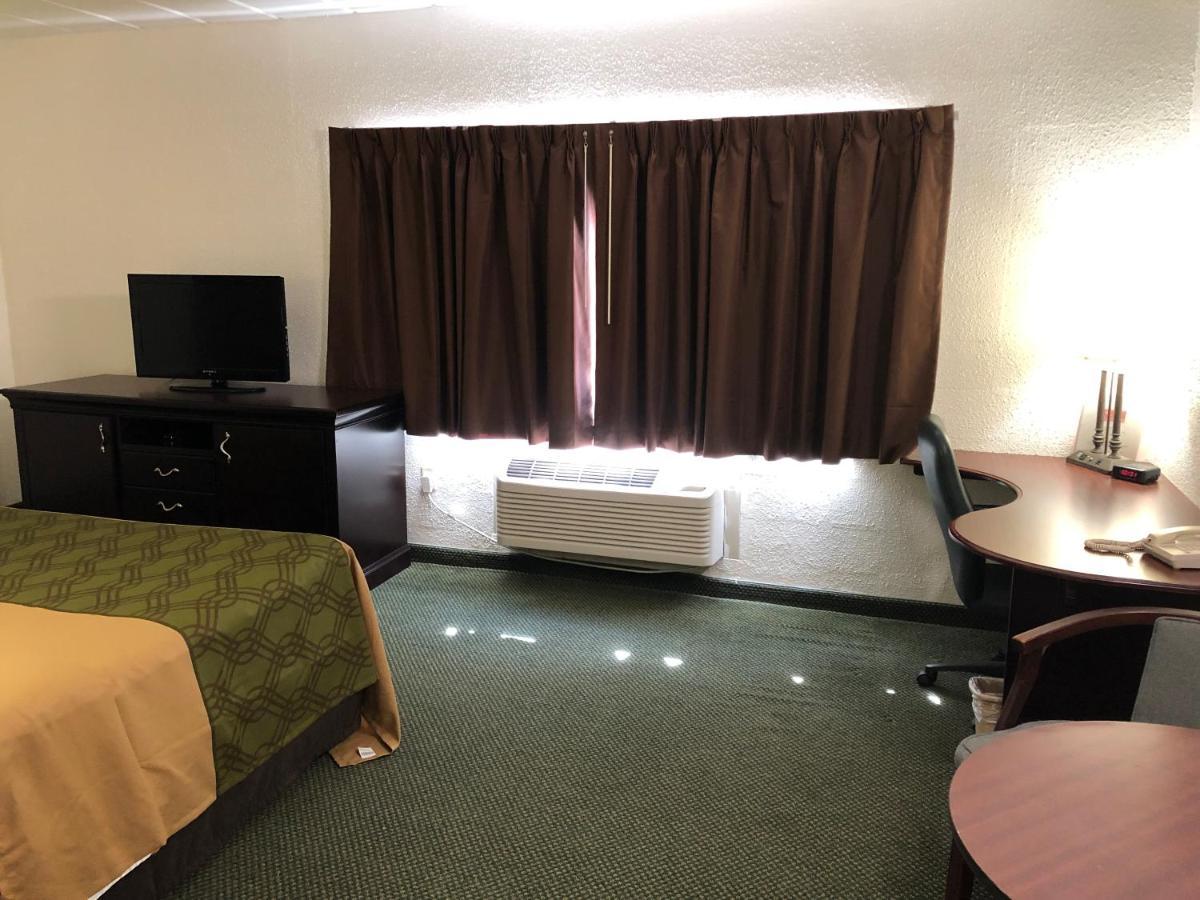 Econo Lodge Inn & Suites Wisconsin Dells Buitenkant foto
