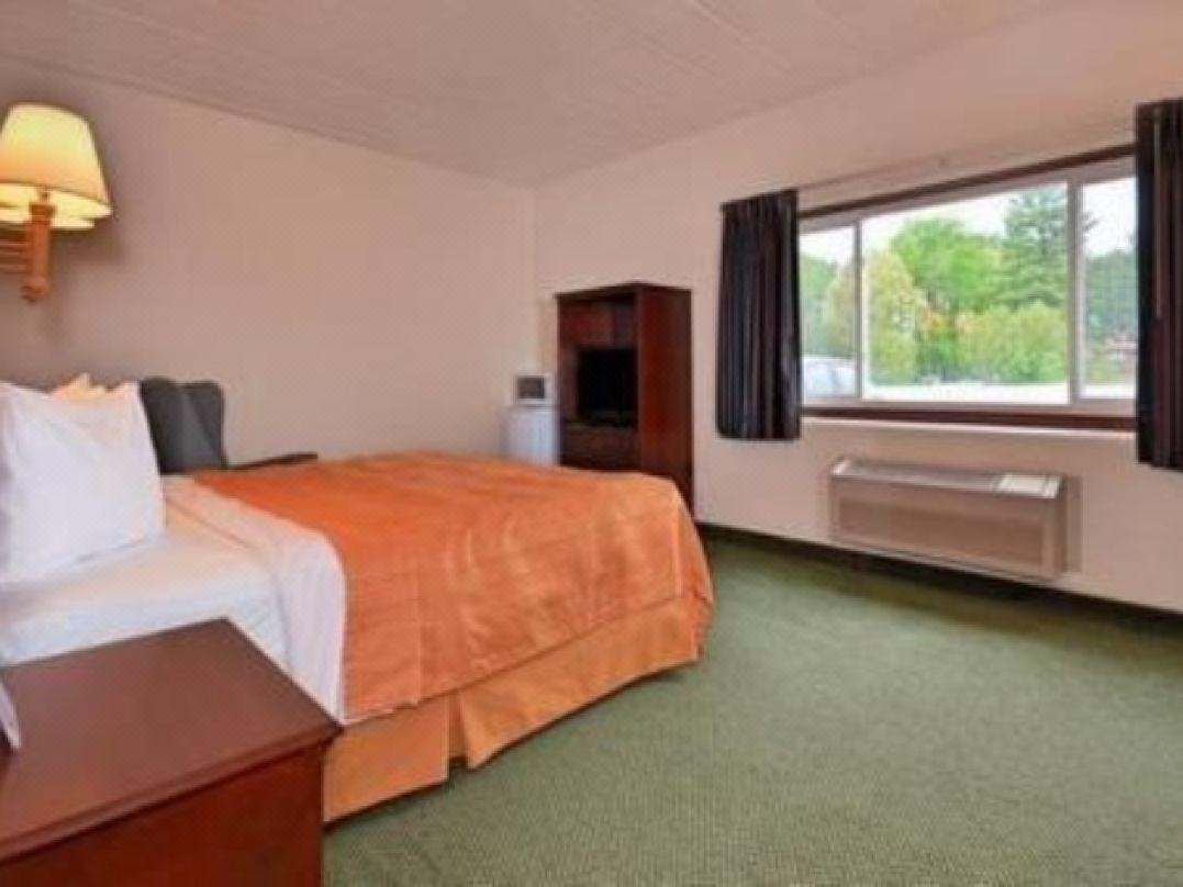 Econo Lodge Inn & Suites Wisconsin Dells Buitenkant foto