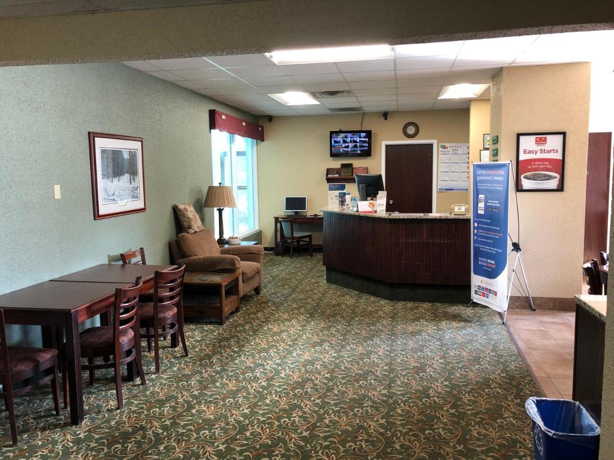 Econo Lodge Inn & Suites Wisconsin Dells Buitenkant foto