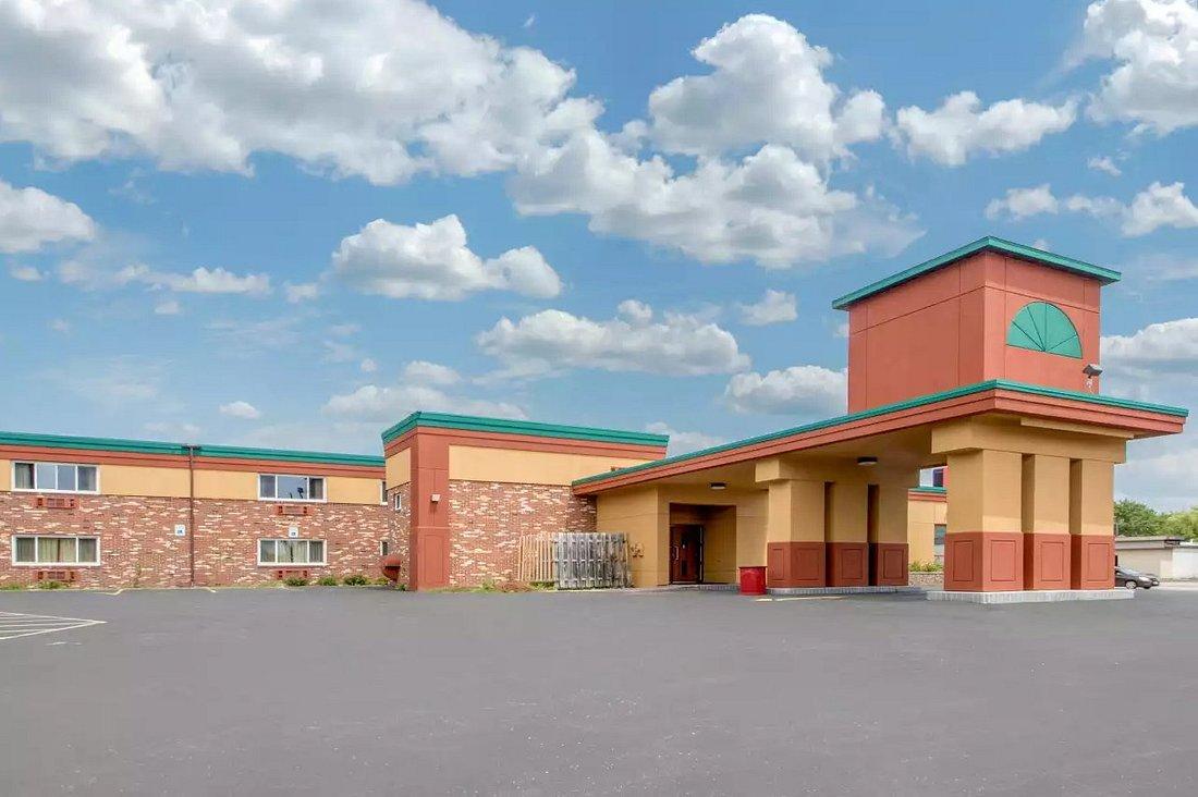 Econo Lodge Inn & Suites Wisconsin Dells Buitenkant foto