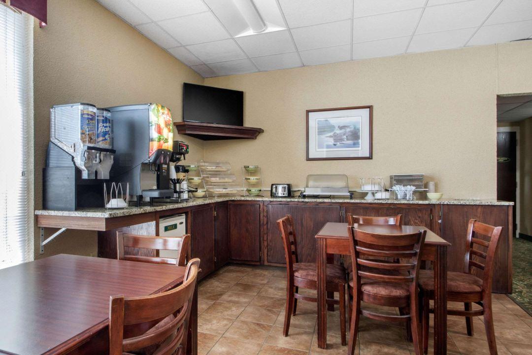 Econo Lodge Inn & Suites Wisconsin Dells Buitenkant foto