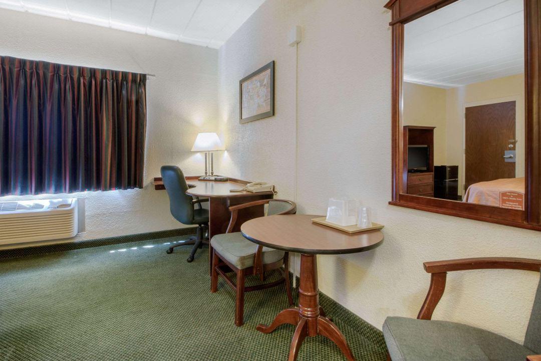 Econo Lodge Inn & Suites Wisconsin Dells Buitenkant foto