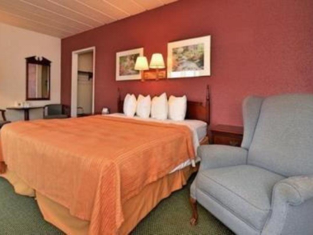 Econo Lodge Inn & Suites Wisconsin Dells Buitenkant foto