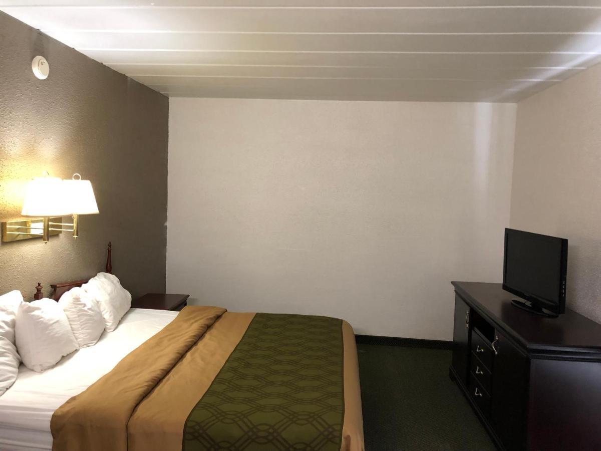 Econo Lodge Inn & Suites Wisconsin Dells Buitenkant foto
