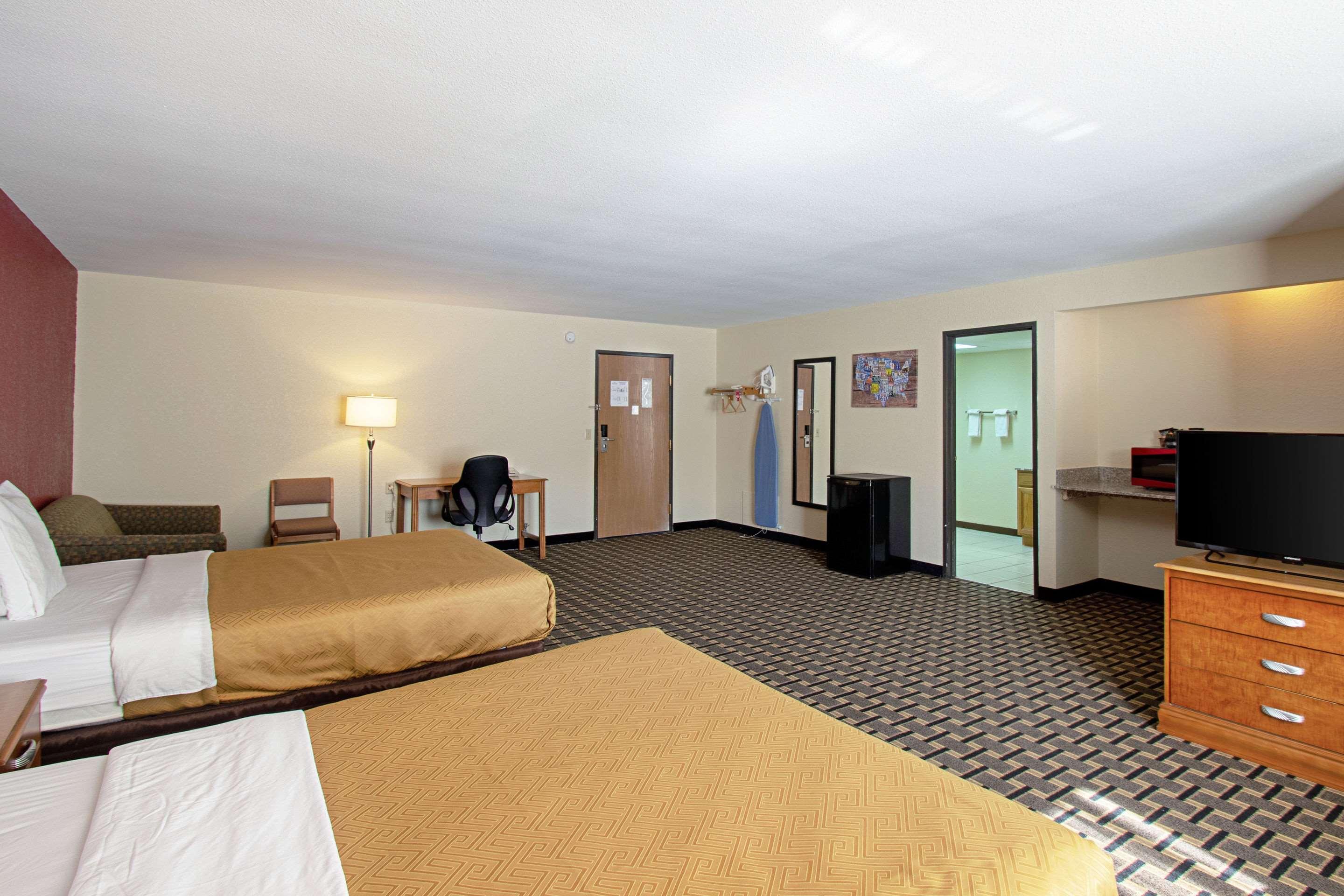 Econo Lodge Inn & Suites Wisconsin Dells Buitenkant foto