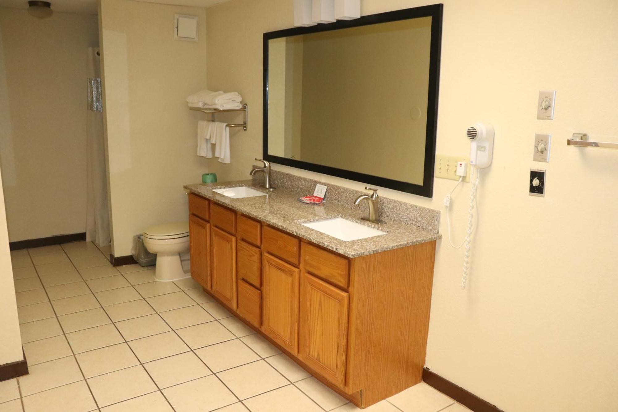 Econo Lodge Inn & Suites Wisconsin Dells Buitenkant foto
