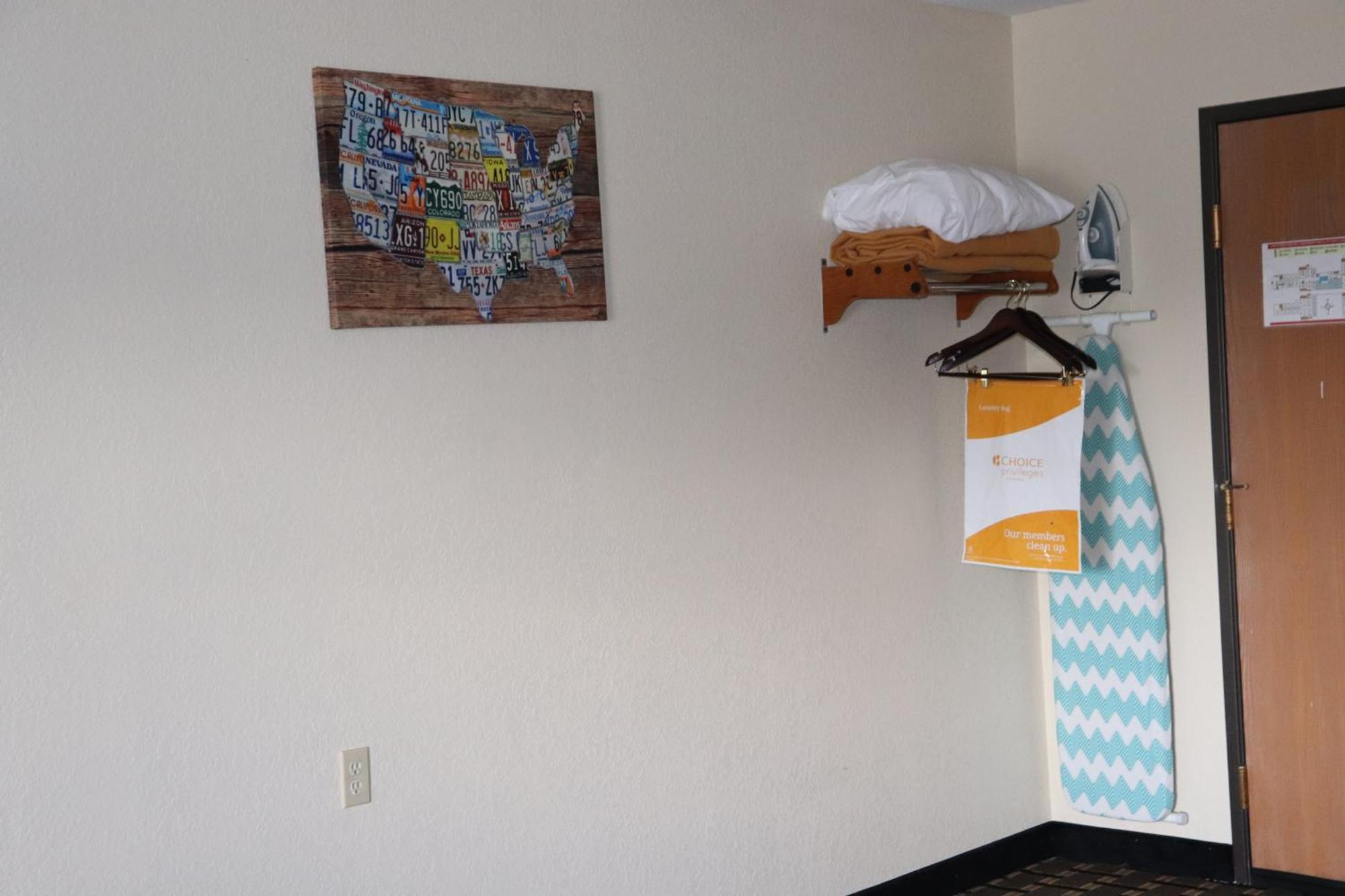 Econo Lodge Inn & Suites Wisconsin Dells Buitenkant foto